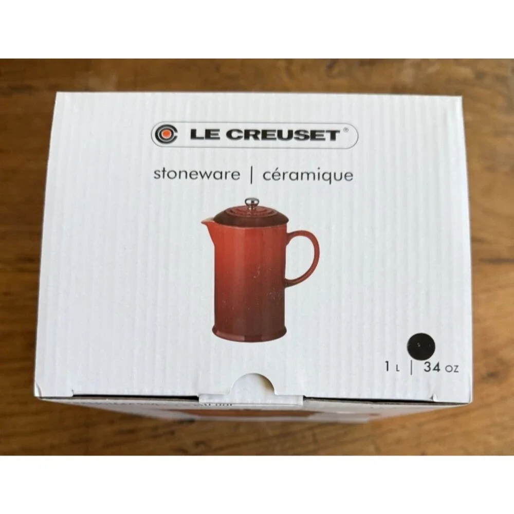 Le Creuset Stoneware 34 oz 1 Liter French Press Licorice Matte Black NEW